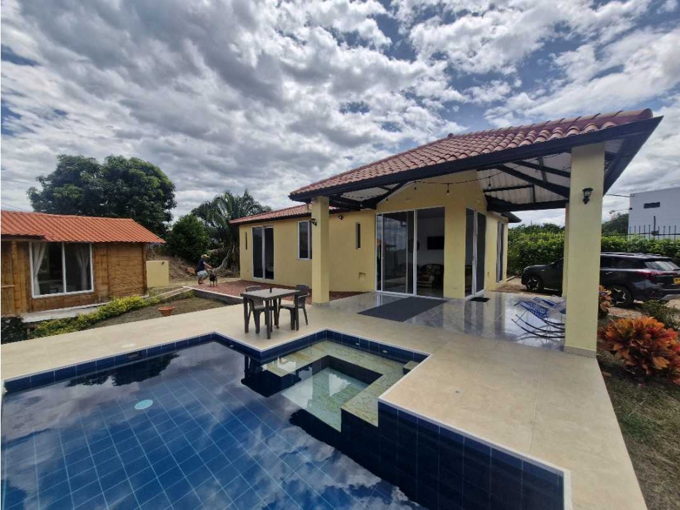 En Venta Casa Campestre Independiente con Piscina, La Mesa Cund.