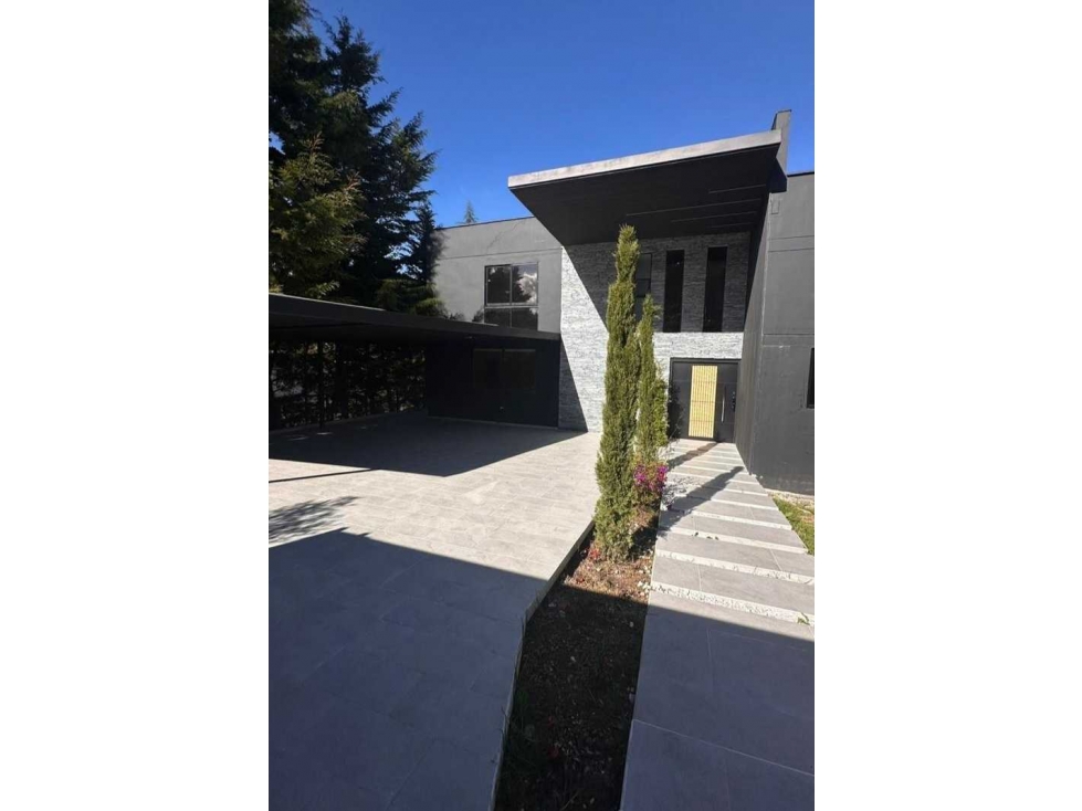 EN VENTA CASA CAMPESTRE UNIDAD CERRADA EN EL ESCOBERO