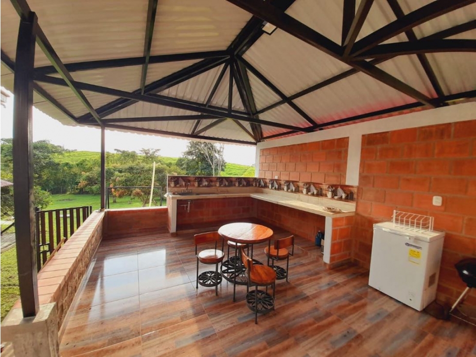 EN VENTA CASA CAMPESTRE VÍA PEREIRA - ARMENIA — foto 2