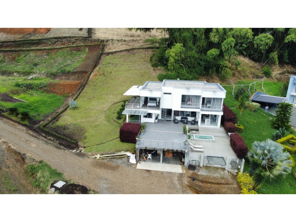 EN VENTA CASA CAMPESTRE VIA LA ROMELIA EL POLLO PEREIRA — foto 4