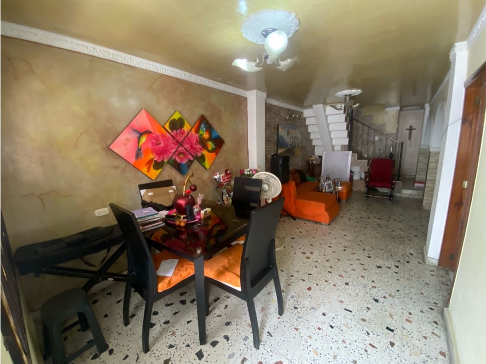EN VENTA CASA DE DOS NIVELES BARRIO LAS MORAS, SOLEDAD