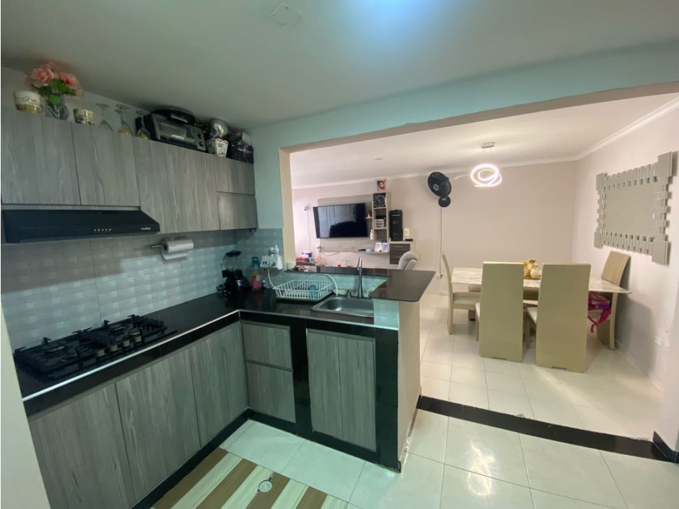 En venta casa de dos niveles con parqueadero, los andes barranquilla — foto 2