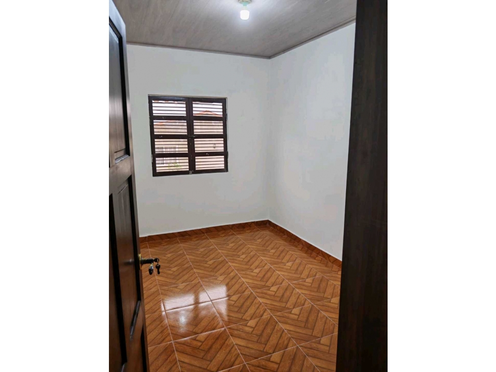EN VENTA CASA DE DOS PISOS ALTO.BOQUETE - 2