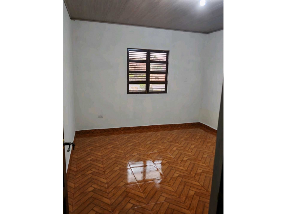 EN VENTA CASA DE DOS PISOS ALTO.BOQUETE - 4