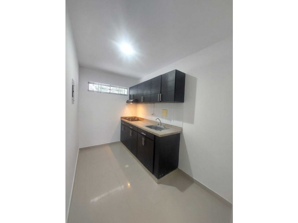 EN VENTA CASA DE UN PISO EN EL BARRIO MONTEVERDE — foto 2