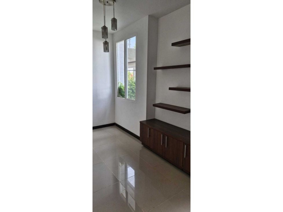 EN VENTA CASA DOS PISOS CONDOMINIO LLANURAS DEL CASTILLO (JH) — foto 5