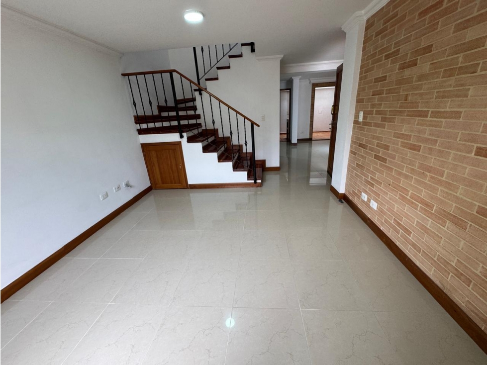 EN VENTA CASA DUPLEX EN DOSQUEBRADAS