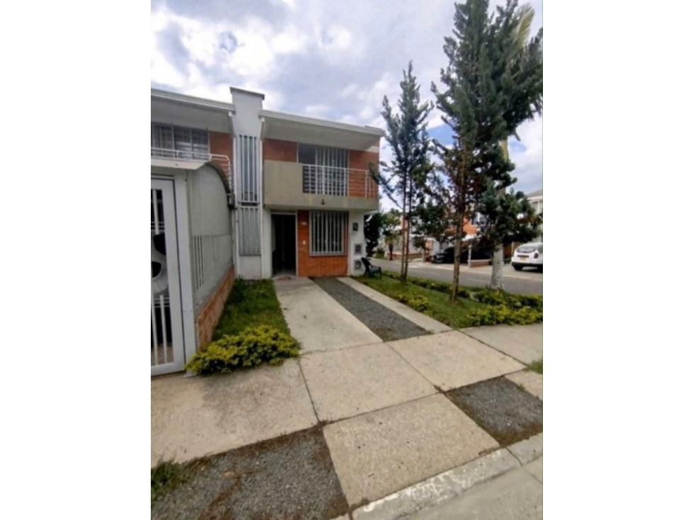 EN VENTA CASA DUPLEX ESQUINERA