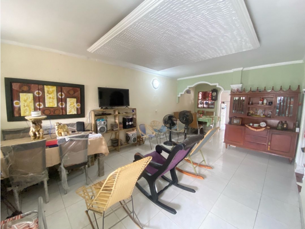 En venta casa (en callejón) en el Barrio Cevillar, Barranquilla.
