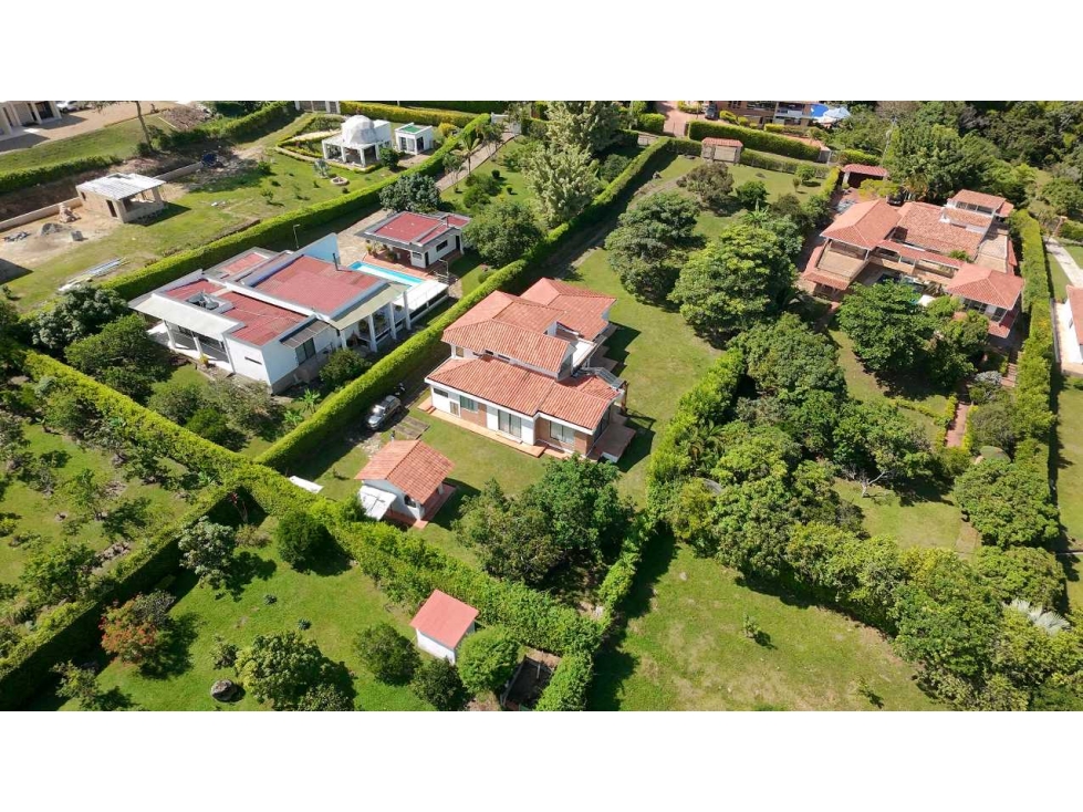 En Venta Casa en Conjunto 2.987 m2, Miralomas de Holanda, La Mesa