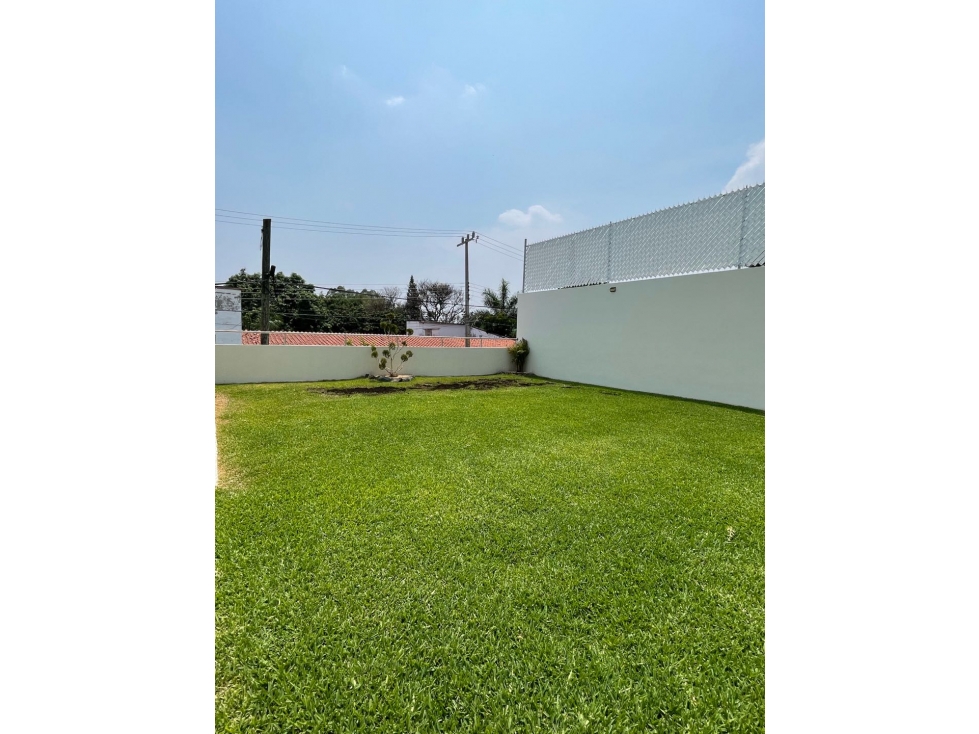 SE RENTA HERMOSA CASA NUEVA DENTRO DE RESIDENCIAL BURGOS - 3