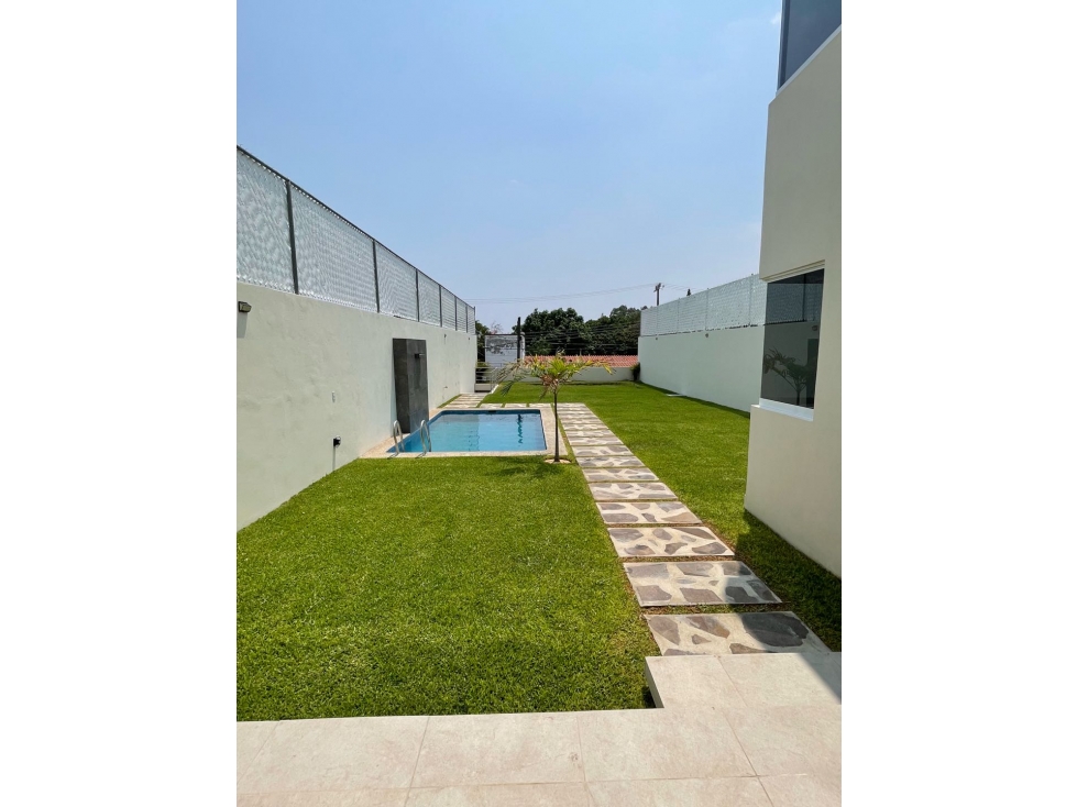 SE RENTA HERMOSA CASA NUEVA DENTRO DE RESIDENCIAL BURGOS - 5