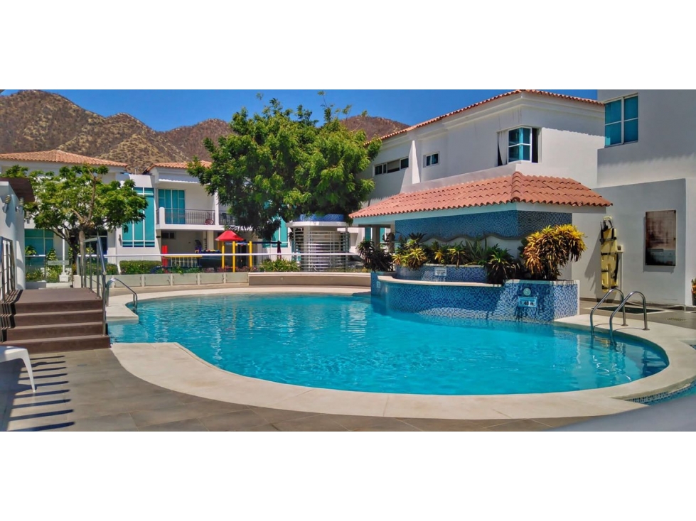 EN VENTA CASA EN SANTA MARTA