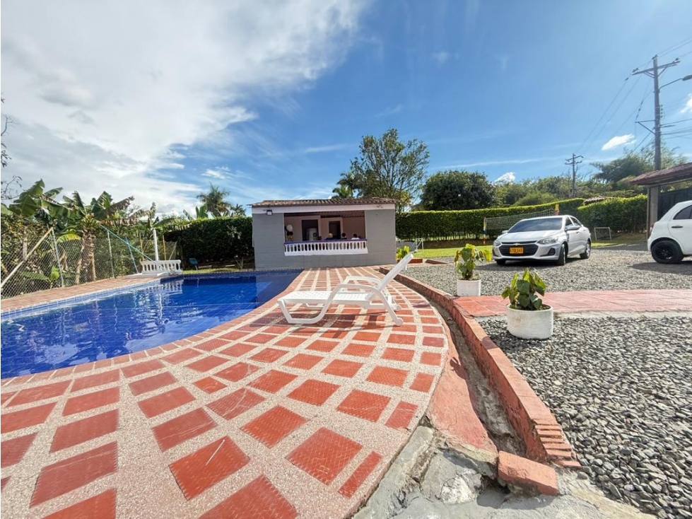 FINCA CON PISCINA EN COMBIA — foto 2