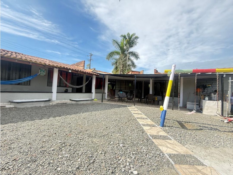 FINCA CON PISCINA EN COMBIA — foto 3