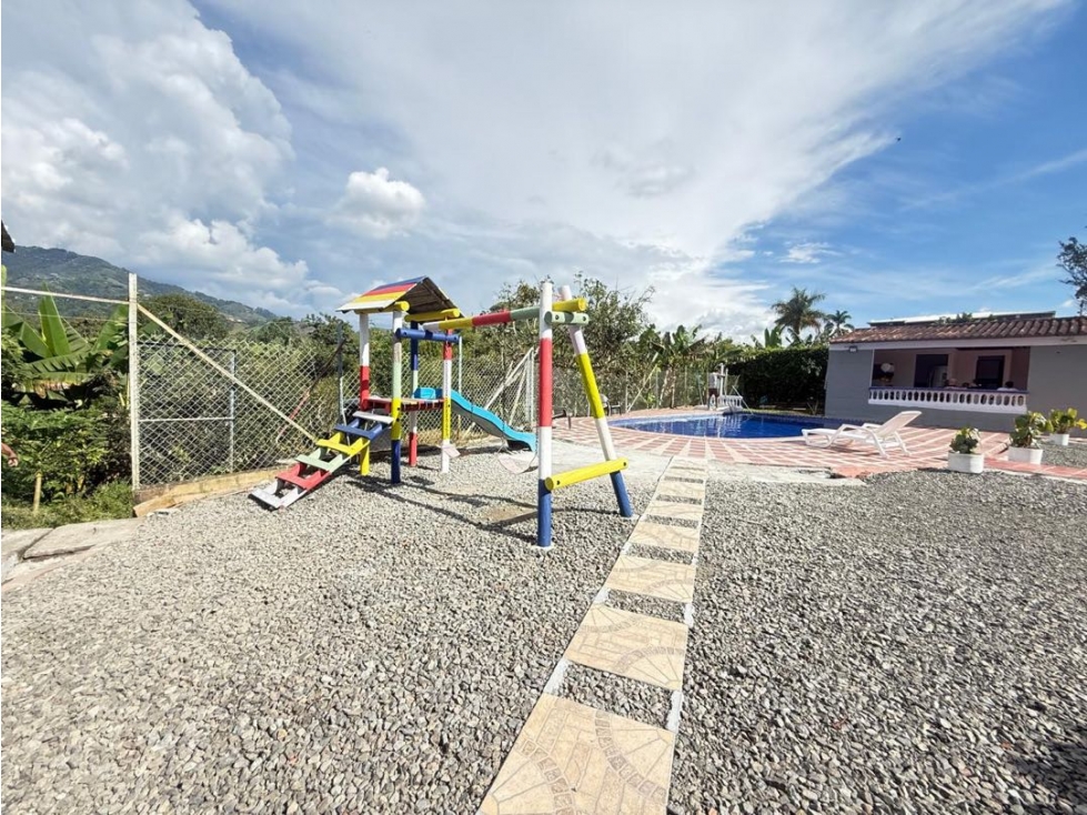 FINCA CON PISCINA EN COMBIA — foto 5
