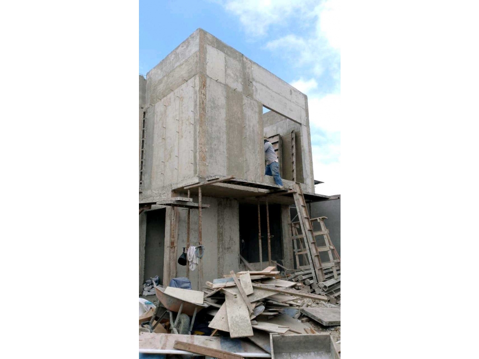 En Venta Casa Independiente en Manta, Sector Sur — foto 2