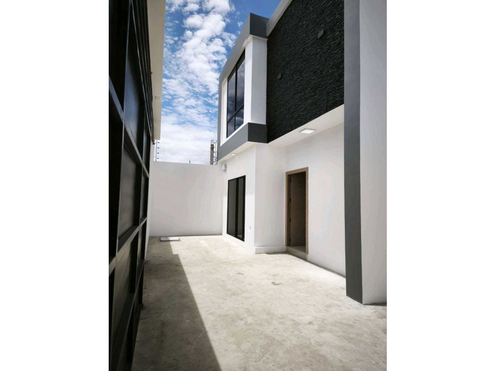 En Venta Casa Independiente al Norte de Manta — foto 2