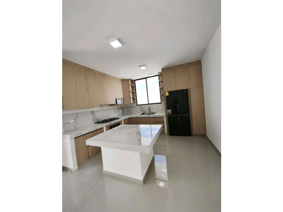 En Venta Casa Independiente al Norte de Manta