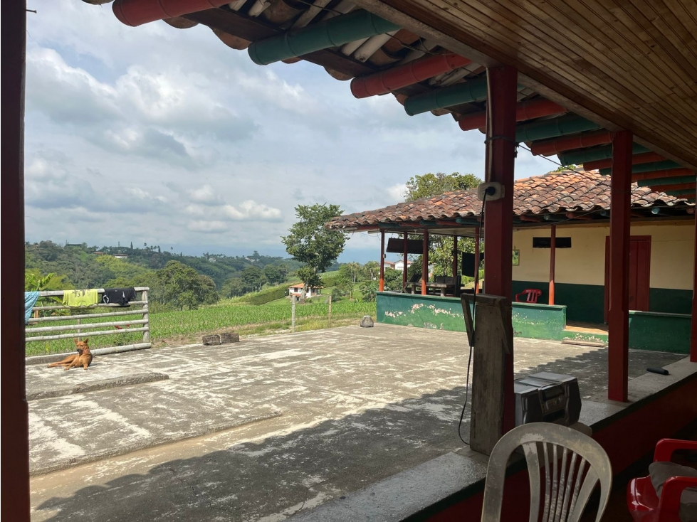 EN VENTA CASA LOTE EN COMBIA