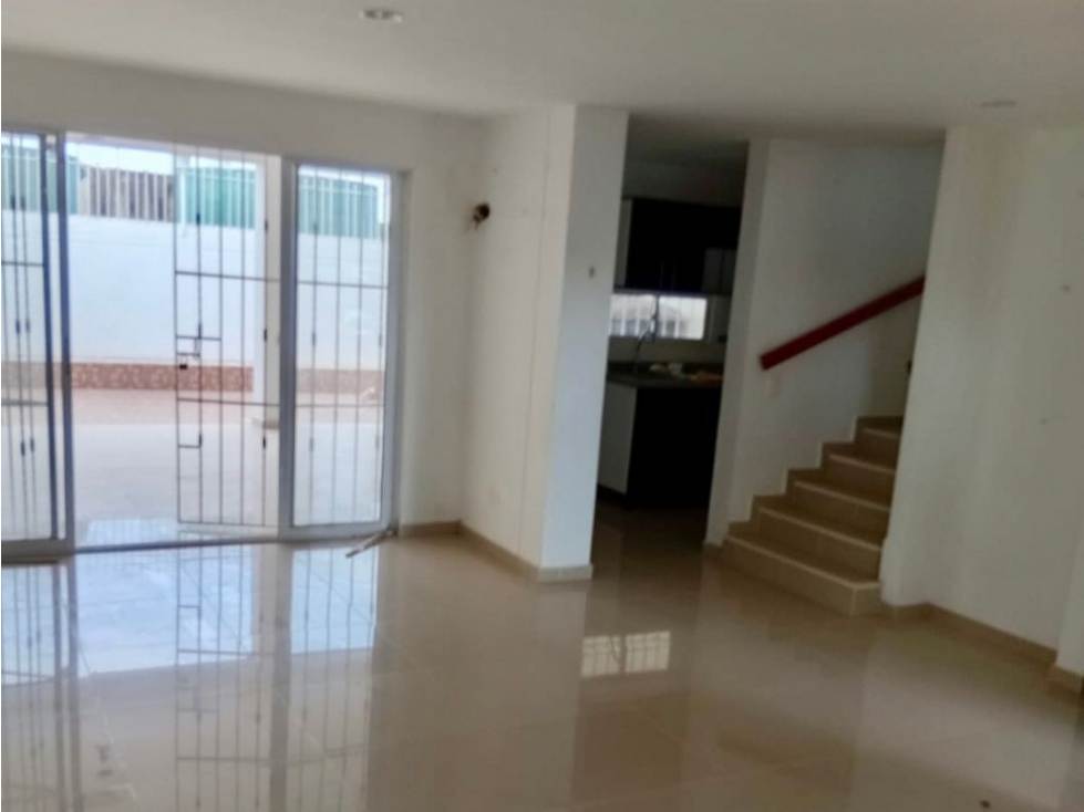 EN VENTA CASA MODERNA 3 ALCOBAS EN EL PARQUE RESIDENCIAL PRADO VERDE — foto 2