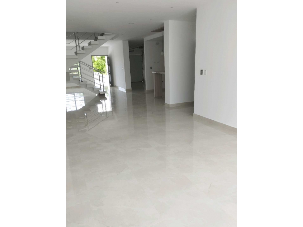 En venta Casa PARA ESTRENAR en Rosendo Garcés — foto 2