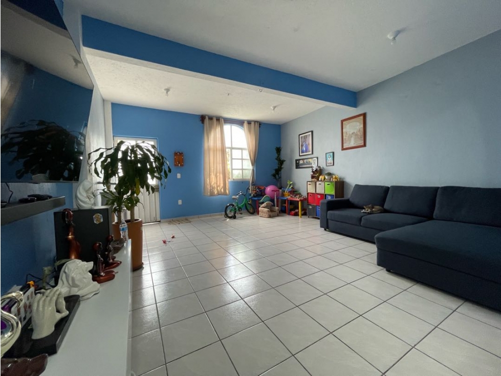 EN VENTA CASA SOLA AMPLIA X LOMAS DE CORTES AHUHUETITLA CUERNAVACA