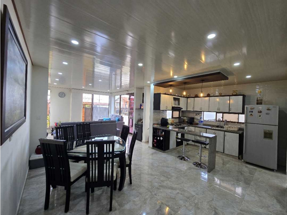 En Venta Casa Urbana Independiente con Jacuzzi 250 m2 $750 millones — foto 4