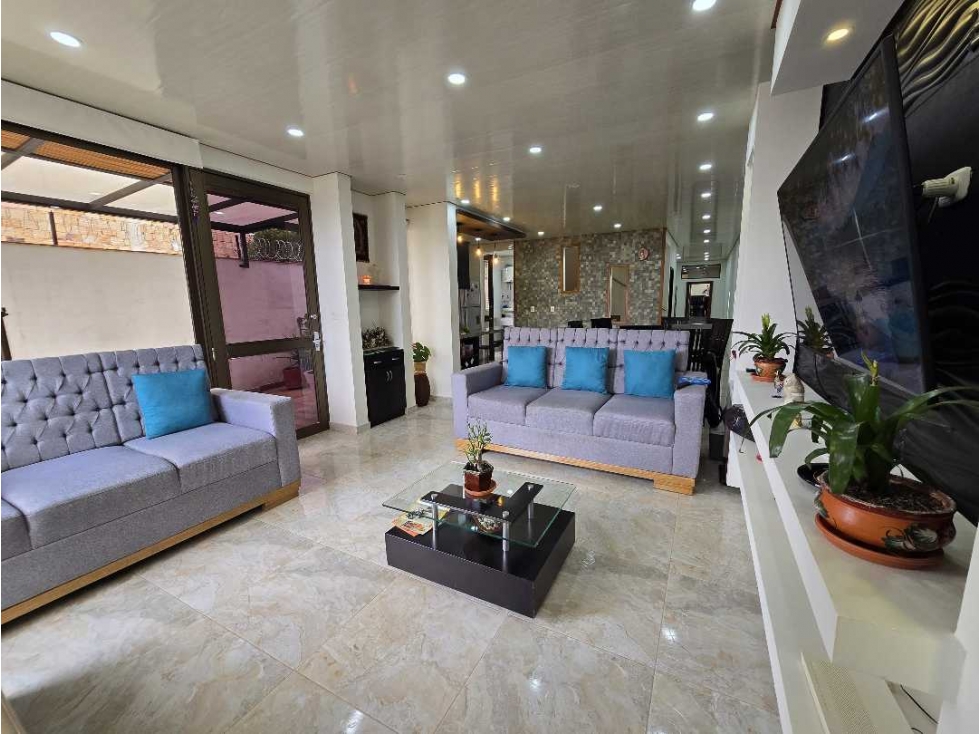 En Venta Casa Urbana Independiente con Jacuzzi 250 m2 $750 millones — foto 6