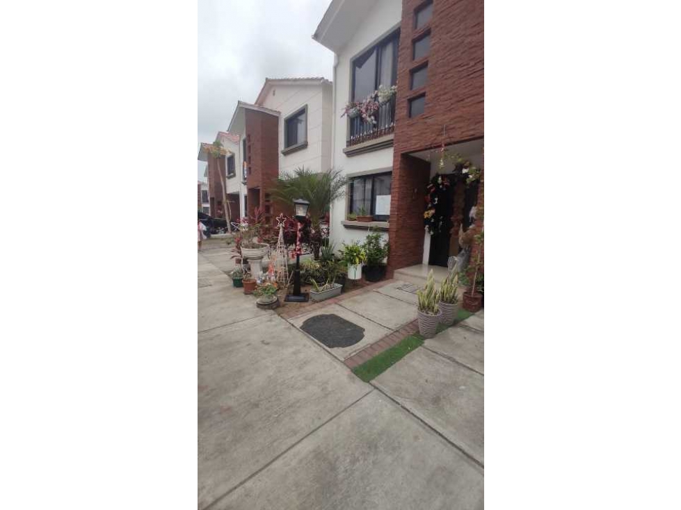 EN VENTA CASA URBANIZACIÓN NAPOLI MODELO FLORENCIA
