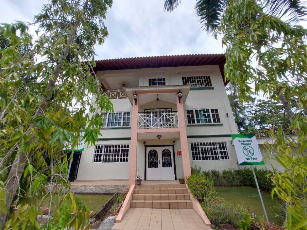 EN VENTA DE OPORTUNIDAD CASA EN ALBROOK