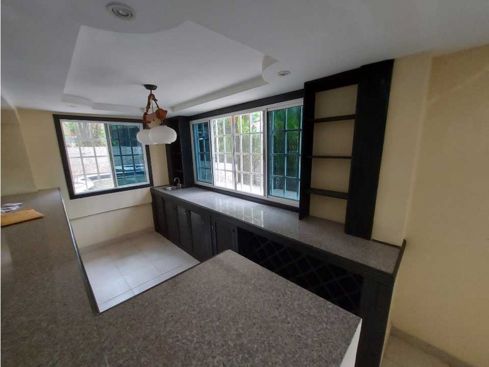 EN VENTA DE OPORTUNIDAD CASA EN ALBROOK - 6