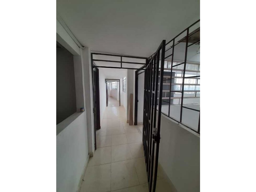 EN VENTA EDIFICIO - 4