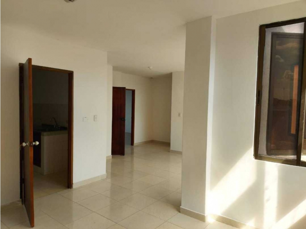 EN VENTA EDIFICIOS DE TRES PISOS EN EL CENTRO DE MONTERÍA - 2