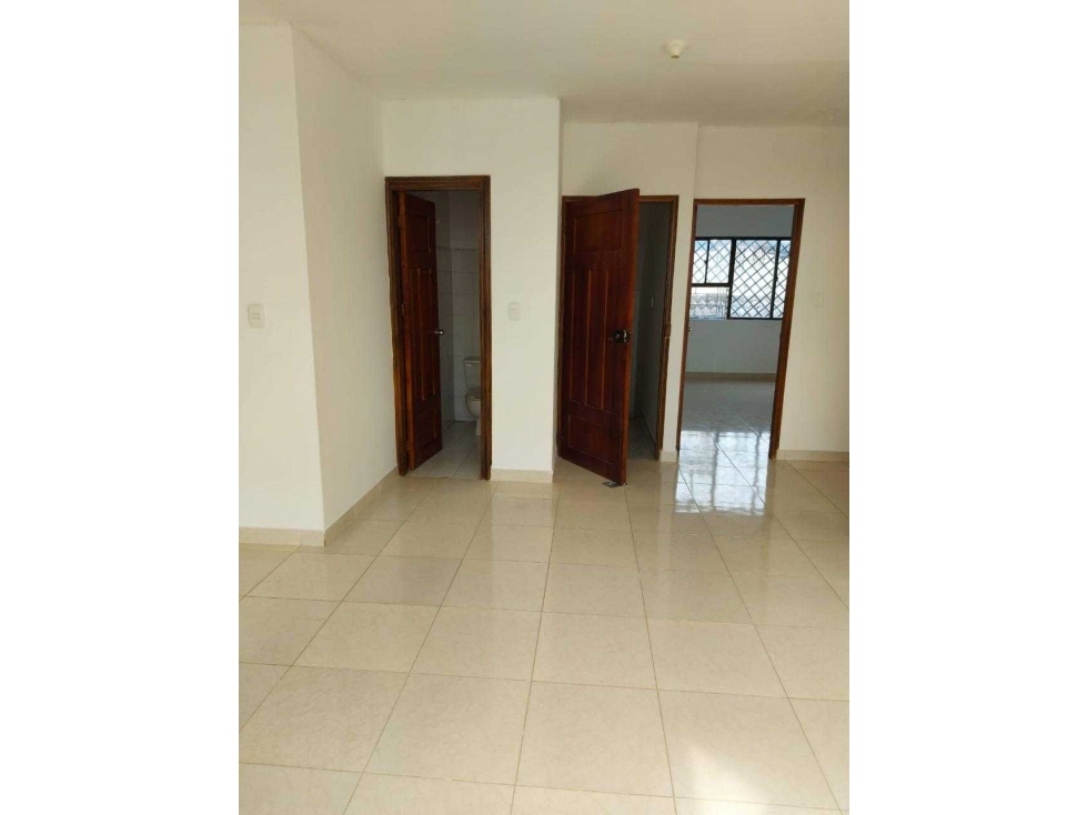 EN VENTA EDIFICIOS DE TRES PISOS EN EL CENTRO DE MONTERÍA - 4