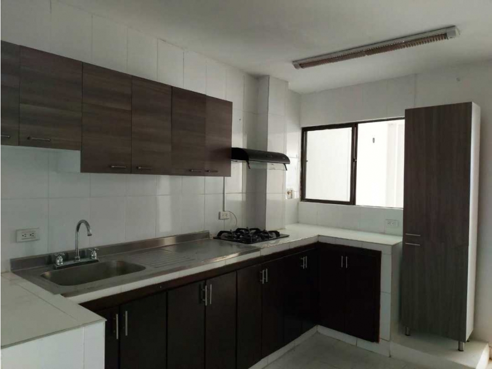 EN VENTA EDIFICIOS DE TRES PISOS EN EL CENTRO DE MONTERÍA - 6