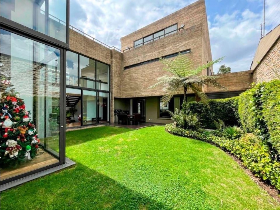 EN VENTA ESPECTACULAR CASA EN SANTA BARBARA ALTA - 1
