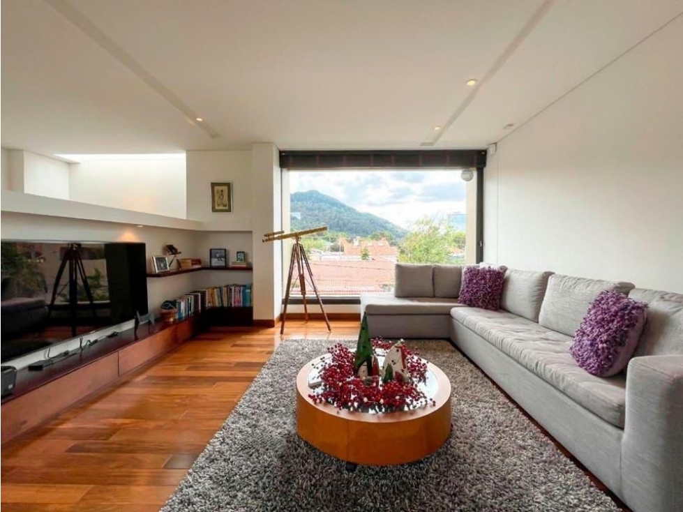 EN VENTA ESPECTACULAR CASA EN SANTA BARBARA ALTA - 2