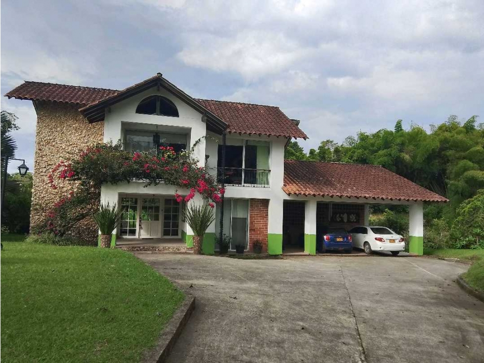 En venta espectacular casa en sector vía Armenia, La Casona