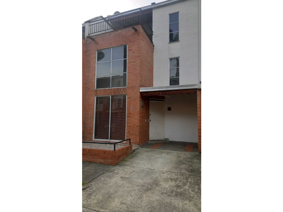 En venta casa sector Belmonte Pereira