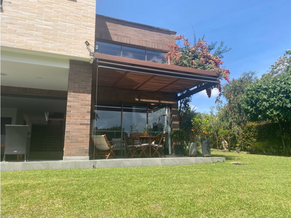 VENTA ESPECTACULAR CASA, EN RIONEGRO CON ALCOBA EN EL PRIMER PISO — foto 3