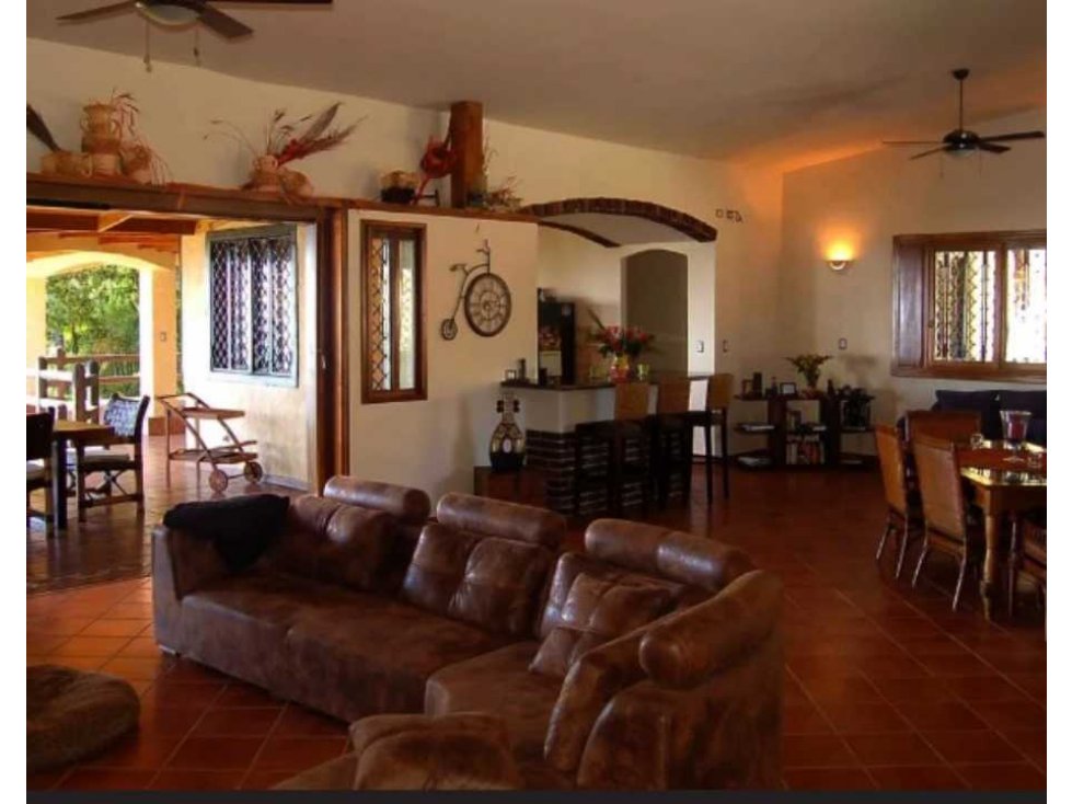 EN VENTA FABULOSA CASA EN CERRO AZUL CERCA HACIENDA COUNTRY CLUB — foto 3