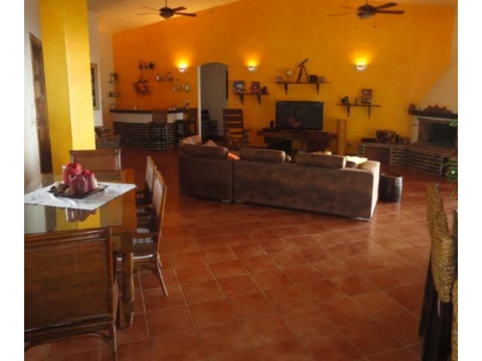 EN VENTA FABULOSA CASA EN CERRO AZUL CERCA HACIENDA COUNTRY CLUB — foto 6