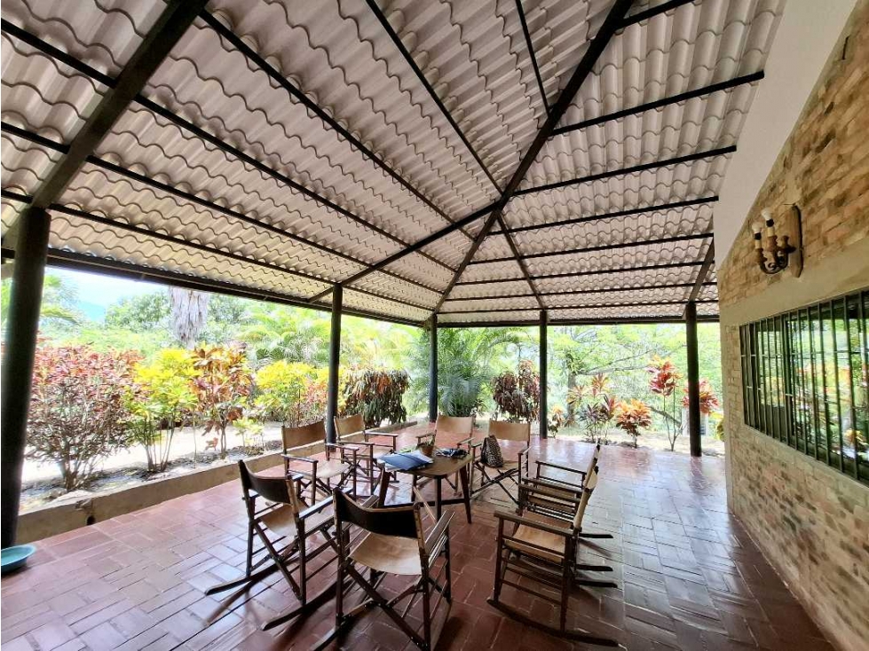 En Venta Finca 13.000 m2, Casa 260 m2 con Piscina Privada, San Joaquin — foto 3
