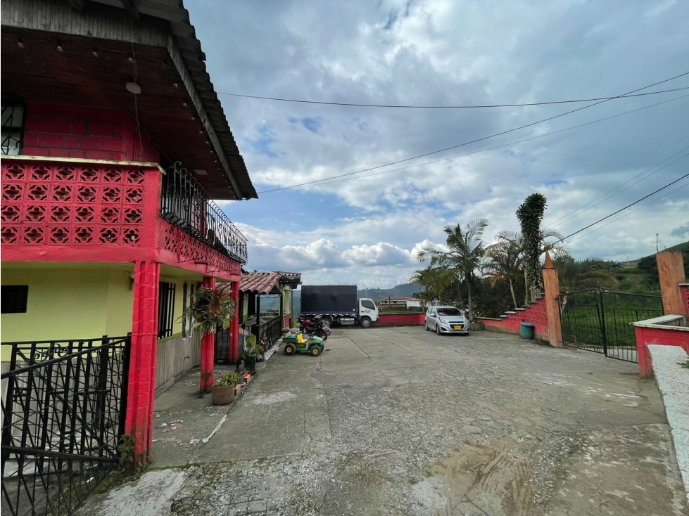 EN VENTA FINCA DE CULTIVO EN LA BELLA RISARALDA