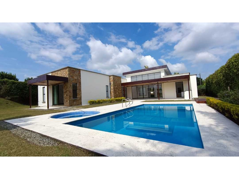 En venta hermosa casa campestre cerca club campestre Armenia Quindio