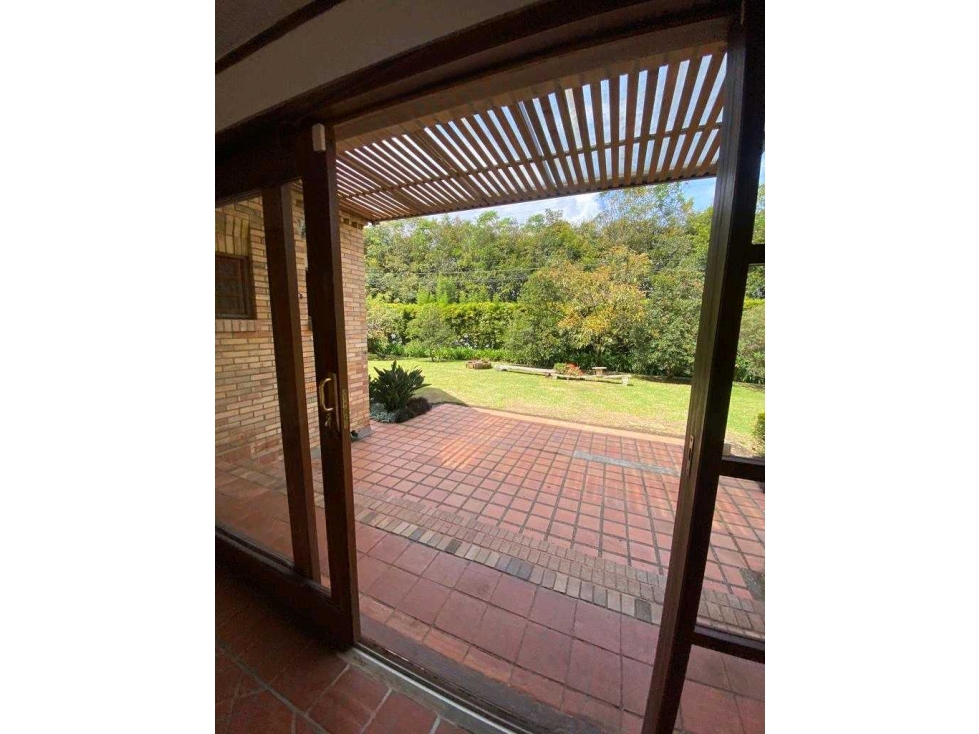 EN VENTA HERMOSA CASA EN LLANOGRANDE, CERCA AL CLUB CAMPESTRE — foto 4