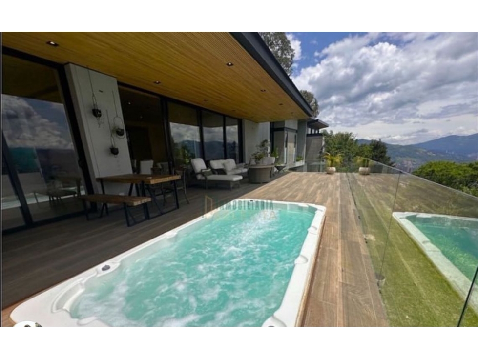 EN VENTA HERMOSA CASA EN LOS BALSOS CON VISTA A LA CIUDAD