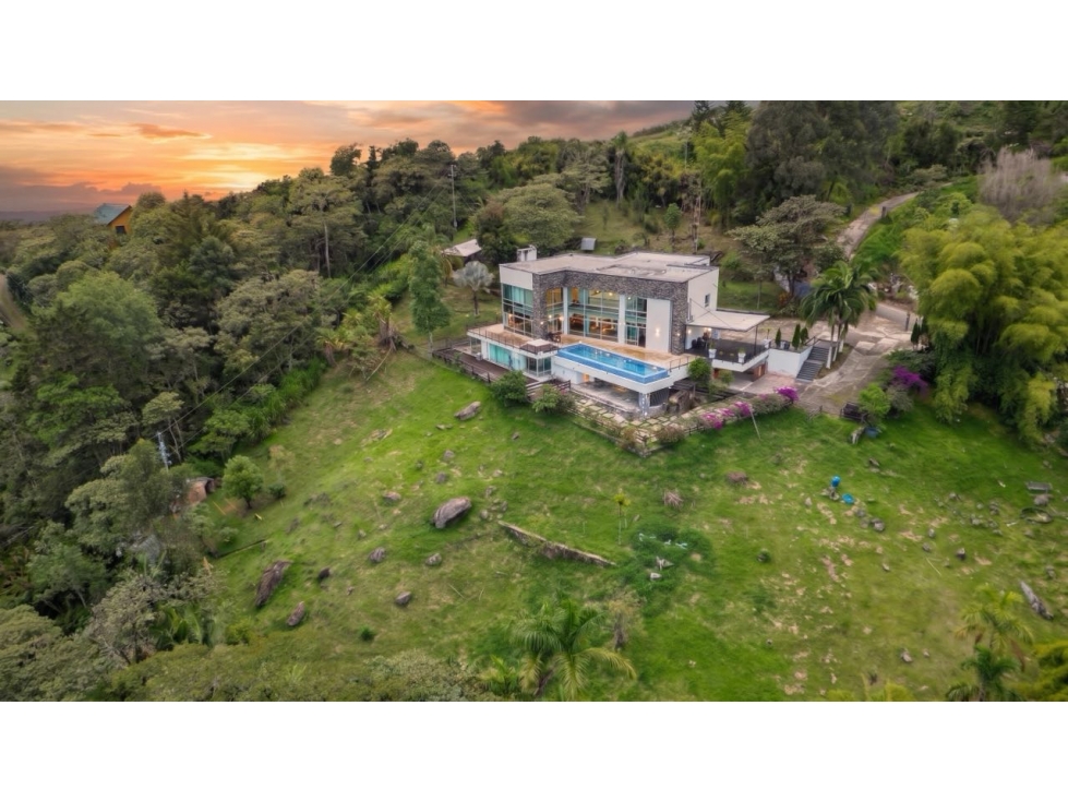 EN VENTA HERMOSA CASA INDEPENDIENTE EN LOS BALSOS/ MEDELLIN - 2