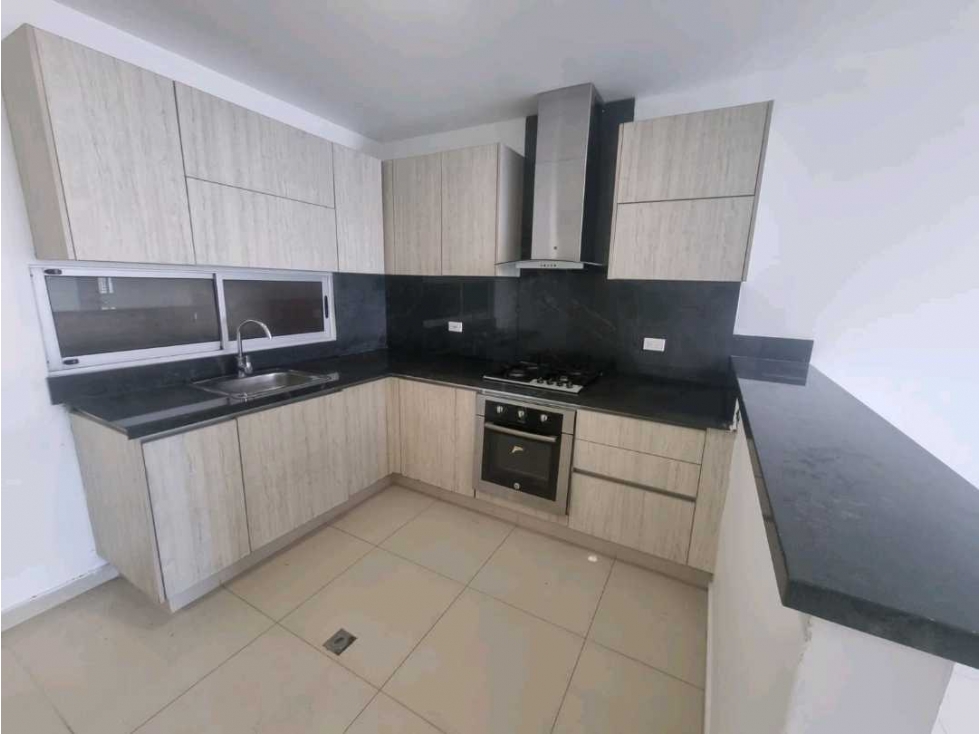 En Venta hermoso Apartamento en el barrio Altamira - Barranquilla. — foto 3